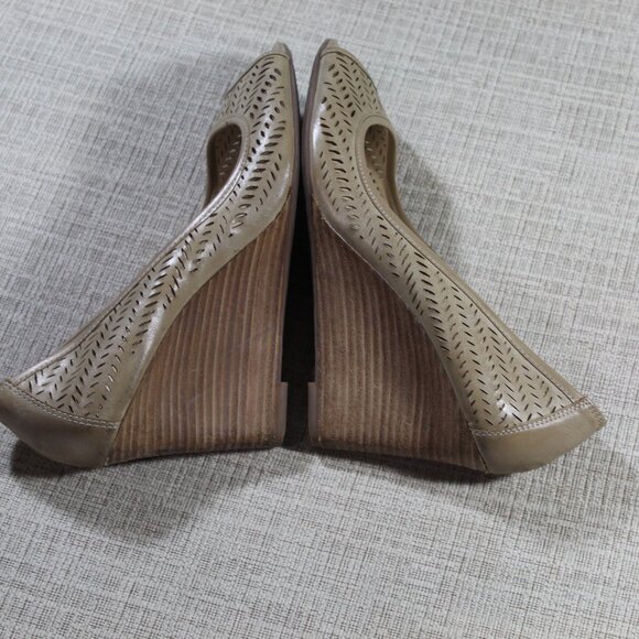 Franco Sarto Size 7M Light Brown Peep Toe Wedge Heels - Picture 4 of 6